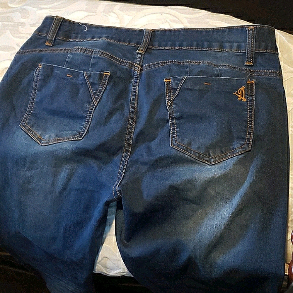 Jeans - Picture 3 of 3